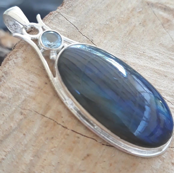 Stunning Labradorite Spectrolite Silver Pendant - Picture 4 of 11